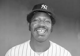 Phil Niekro, Atlanta Braves legend known for knuckleball pitch, dies at age  81