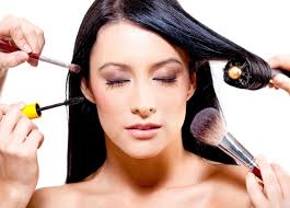 5 Beauty Trends We Kissed Goodbye in 2015