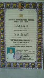 Untuk tingkat satuan pendidikan apa?smp/sd?sma kl no seri ijazah adanya paling bawah yg di cetak bolong2 biasanya kl ga yg tulisan (d1.) nomer pengeluaran ijazah dr sekolah paling atas contoh mts.27/11.01/pp.01.001/2013, trus kl tanggal ijazah ada di atas ttd kepala sekolah, misalkan untuk. Andik Pitra Pitraan Profile Pinterest