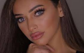 بالصور اتهام الفنانة شوق الهادي بتغيير شكلها إلى نسخة طبق الأصل من كايلي جينر Blog Posts Blog