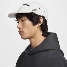 Nike Fly Cap Unstructuцвет красный Flat Bill Tech Fleece Cap цвет  коричневый HJ3504-051