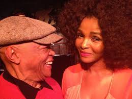 Afrotaking simphiwe dana with mthwakazi inkwenkwezi. Simphiwe Dana Remembers Hugh Masekela With A Sweet Post Zambianews365 Com