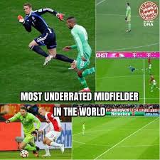 Vielleicht ist das auch garkein post, sondern manuel neuer. True Dat Soccer Jokes Funny Soccer Memes Football Jokes
