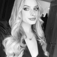 Rebecca Schreckengost's Instagram, Twitter & Facebook