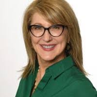 Stephanie Ludlow's Instagram, Twitter & Facebook