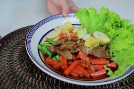 Jika daging sudah tampak kecoklatan, tambahkan 1 sendok makan. Terkini Selat Solo Adalah