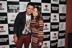 Além do sertanejo e da namorada, outras duas pessoas seguiam no veículo. Fotos Cristiano Araujo Morto Pesquisa Google Cristiano Araujo Fotos Cristiano Araujo Moda Adolescente
