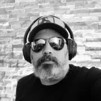 Jeff Serber's Instagram, Twitter & Facebook