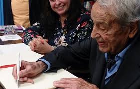 Juan Alcalde recibió la “Medalla de Honor” de la Asociación Española de  Pintores y Escultores