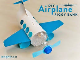 Flugzeug Spardose Aus Pet Flasche Machen Mit Kindern Basteln Laterne Aus Basteln Flugze Kinder Basteln Laternen Pet Flaschen Basteln Spardose Basteln