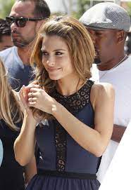 Leave It To Maria Menounos Queen Of Cute Hair To Find A Charming Way To Keep Your Bangs Out Of Your Face Growing Out Bangs Hair Styles Pretty Hairstyles