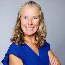 Arezoo Riahi (she/her)