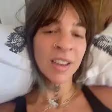 The guitars, strings, amps & pedals of the world's best artists