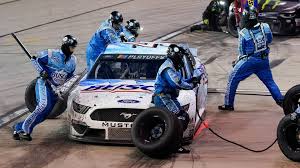 Nascar's return to racing at darlington raceway was a huge ratings hit. Nascar Race At Darlington Live Updates Kevin Harvick Wins Charlotte Observer