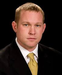 UW defensive line benefits from two sets of eyes