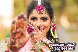Fresh flowers professionally styled by local designer florists. Flower Jewellery For Dohale Jevan Baby Shower Haldi Mehendi Sukanya