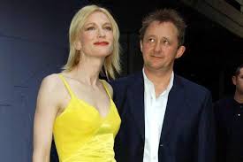 Encuentre fotos de stock en hd sobre husband of cate blanchett y millones de otras imágenes editoriales en la colección de shutterstock. Cate Blanchett Admits Wedding Anniversary Woes As Husband Gift Wraps Ironing Board Mirror Online