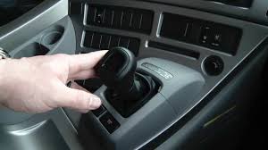 Antaranya ada yang guna gear p waktu berhenti di traffic light, yang mana cara ini salah. Ud Trucks Escot V Automated Manual Transmission Training Youtube