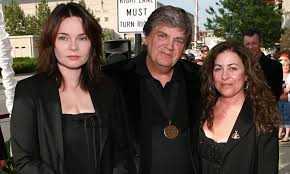 Don everly was born on the 1st of february, 1937. Phil Everly S Widow Patti Reveals His Last Days Before He Died From Lung Disease Daily Mail Online