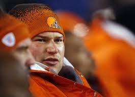 Browns' Joe Thomas attributes retirement to knee: 'My mind is good, but my  body isn't willing'