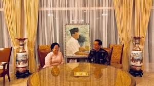 Ibu megawati soekarnoputri sangat berduka. Pengamat Peluang Jokowi Kecil Bisa Gantikan Megawati Di Pdi Perjuangan