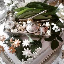 My wedding hantaran sirih junjung project wedding. Upmkb Student Hantaran Tunang Sirih Junjung Tema Putih