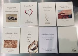 Se il colore del libretto messa deve spiccare tra i banchi della chiesa ed essere carta di gelso e girasoli in filo pirkka per la copertina del libretto messa del nostro matrimonio, realizzata con colori solari in ultimo, i ringraziamenti scritti personalmente dagli sposi. Libretto Messa Matrimonio Bergamo Personalizzati