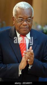 Sir Trevor MacDonald attends a prestigious award ceremony for innovative  language projects, being held at the Scottish Parliament in Edinburgh Stock  Photo