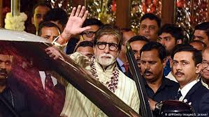 See more ideas about amitabh bachchan, bollywood stars, vintage bollywood. Coronavirus Bollywood Superstar Amitabh Bachchan And His Family Test Positive News Dw 12 07 2020