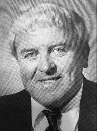 Donna Pikul's Instagram, Twitter & Facebook