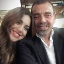 Te extraño es una frase me que queda muy corta. Te amo con todo mi ser. Soy  lo que me enseñaste. Soy una pequeña parte tuya, tu amor, tu nena x siempre.