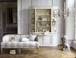 Lampadari In Stile Provenzale Eleganza Raffinata E Fascino Retro Mobili Shabby Chic Idee Per Decorare La Casa Mobili Francesi
