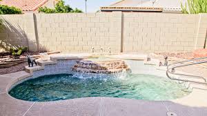 The sleek rectangular swimming pool becomes the main focal point which looks so elegant. Og4uvm8ubdcnnm
