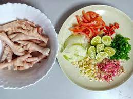 Ambil secekak kangkung dan bersihkan. Resepi Kerabu Kaki Ayam Simple Sahaja Lagi Sedap Kalau Diratah Begitu Sahaja Kitpramenulis