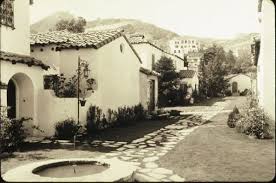 Villas At The Gardens Of Allah Residential Hotel And Part Time Home To Most Of Hollywoods Glitterati Until Garden Of Allah Hollywood Homes Vintage Los Angeles