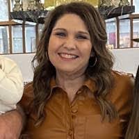 Ellen Lemoine's Instagram, Twitter & Facebook