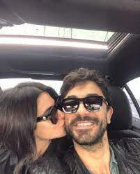 While she was born in baku, she moved to istanbul with her family at the age of 11 where she was raised. Nesrin Cavadzade Yi Gulduren Son Dakika Evlilik Sorusu Magazin Haberleri Magazin Haberleri