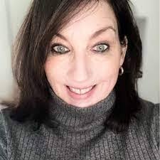 Suzanne Schultz's Instagram, Twitter & Facebook