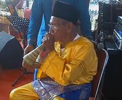 Suling merupakan alat musik yang berasal dari daerah jawa barat sedangkan untuk saluang adalah alat musik tiup yang berasal dari minangkabau atau sumatera barat. Alat Musik Tradisional Provinsi Sumatera Barat Tentang Provinsi