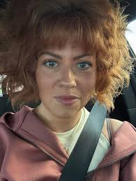 Does my new shade of lippy suit me?"....