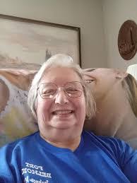 Roxanne Cline's Instagram, Twitter & Facebook