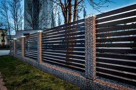 Fertige Projekte Zaune Aus Metall Mit Lamellen Und Gabionen In 2020 Zaune Metall Gabionen Metallzaun