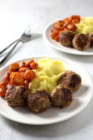 Meatballs With Mashed Potatoes And Carrots Also The Crumbs Please Recipe Easy Chicken Dinner Recipes Mashed Potatoes And Carrots Recipe Beef Recipes