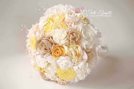 Si può scegliere un cappello o una delicata acconciatura fatta con dei fiori. Quali Fiori Regalare Per L Anniversario Di Matrimonio E Dove Trovarli Online