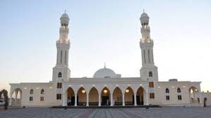 خالد بن عبد الرحمن بن محمد بن علي الودعاني الدوسري، فنان سعودي ولد في الرياض في 22 أبريل عام م 1965، ويذكر أن تاريخ ميلاده المسجل في جواز سفره هو 28 نوفمبر 1962م، كان فقط لجعل سنة أكبر في ذلك الوقت للحصول على رخصة القيادة مبكراً. Ø§ØªØ®Ø§Ø° Ø§Ù„Ø¥Ø¬Ø±Ø§Ø¡Ø§Øª Ø§Ù„Ø§Ø­ØªØ±Ø§Ø²ÙŠØ© Ø¨Ù…ØµÙ„ÙŠØ§Øª ÙˆØ¬ÙˆØ§Ù…Ø¹ Ø§Ù„Ø´Ø§Ø±Ù‚Ø© Ø®Ù„Ø§Ù„ ØµÙ„Ø§Ø© Ø¹ÙŠØ¯ Ø§Ù„ÙØ·Ø± Ù…Ø­Ù„ÙŠØ§Øª Ø£Ø®Ø±Ù‰ Ø§Ù„Ø¥Ù…Ø§Ø±Ø§Øª Ø§Ù„ÙŠÙˆÙ…
