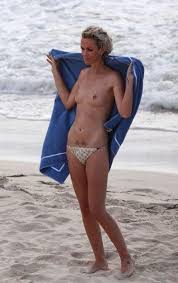 Üstsüz yakalanan ünlüler - Magazin Haberleri