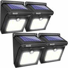 This powerful 500 lumens led light illuminates up to 675 sq. Best Motion Detector Lights Of 2021 Safewise