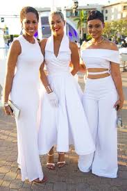 Le Diner En Blanc Expands To Dallas The Stylish All White Attire Soiree Is Underway White Party Outfit All White Party Outfits White Party Attire