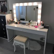 Workinprogress Lamiapostazionemakeup Postazionetrucco Pointmakeup Consolle Mirror Hollywoodmirror Love Ins Beauty Room Vanity Glam Room Beauty Room