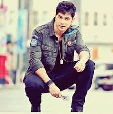 81 Varun Dhawan Ideas Varun Dhawan Varun Alia And Varun Day1 of the song with my #dilwale team. pinterest
